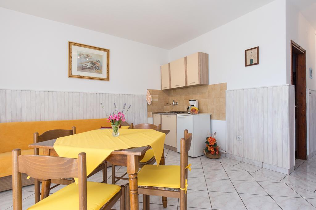 Apartment Milka Krk Town Dış mekan fotoğraf